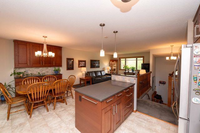 2273 6th Street N, North Saint Paul, MN 55109