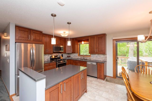 2273 6th Street N, North Saint Paul, MN 55109