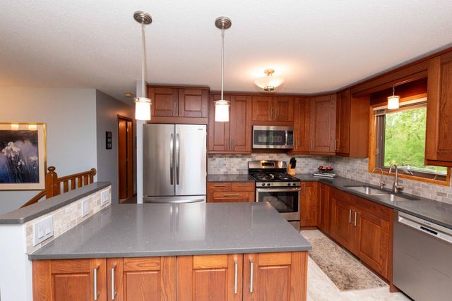 2273 6th Street N, North Saint Paul, MN 55109