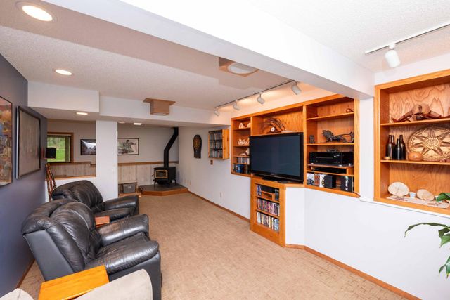 2273 6th Street N, North Saint Paul, MN 55109