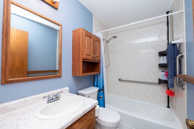 2273 6th Street N, North Saint Paul, MN 55109