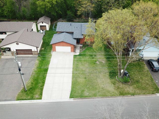 2273 6th Street N, North Saint Paul, MN 55109