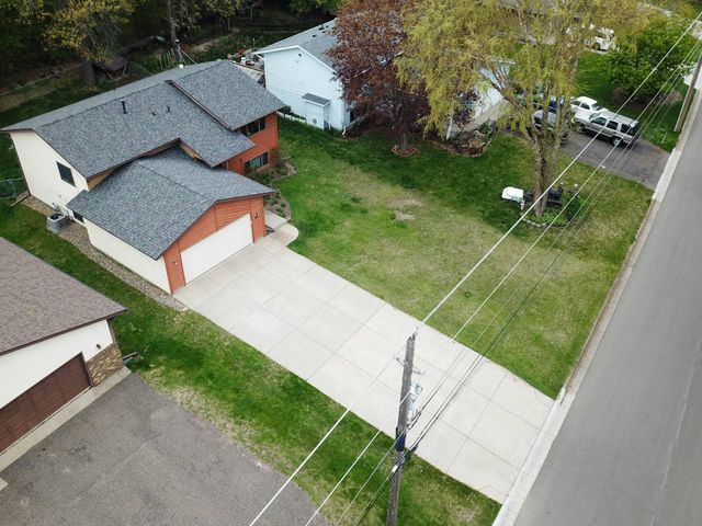 2273 6th Street N, North Saint Paul, MN 55109