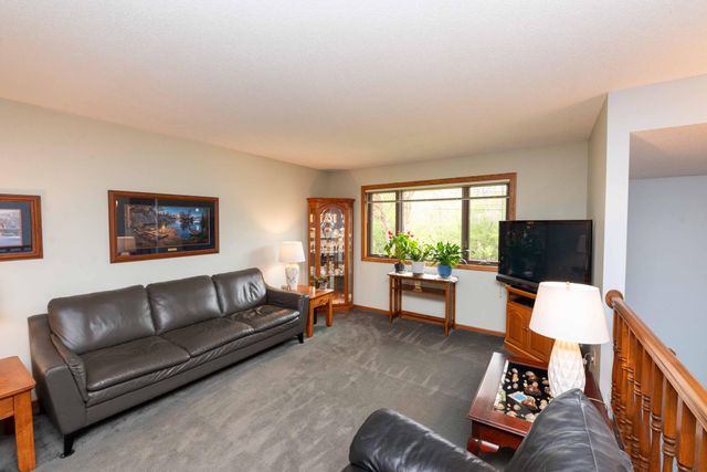 2273 6th Street N, North Saint Paul, MN 55109