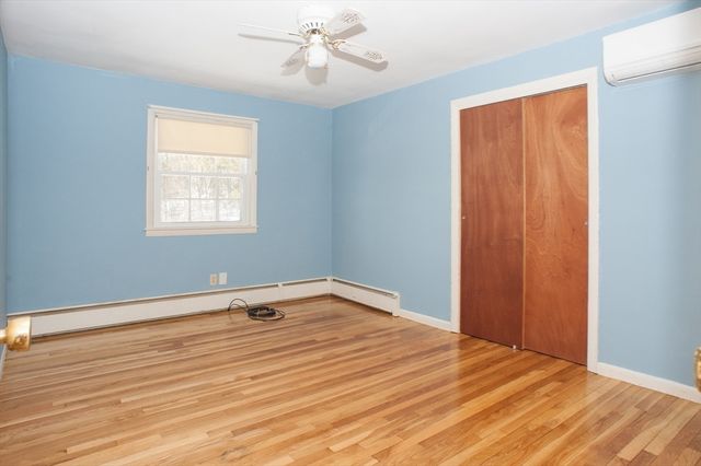 24 Mcquades Ln, Northbridge, MA 01534