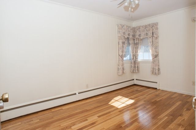 24 Mcquades Ln, Northbridge, MA 01534