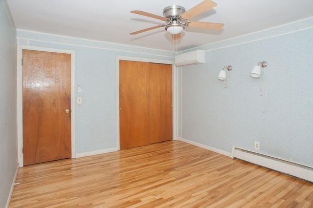 24 Mcquades Ln, Northbridge, MA 01534