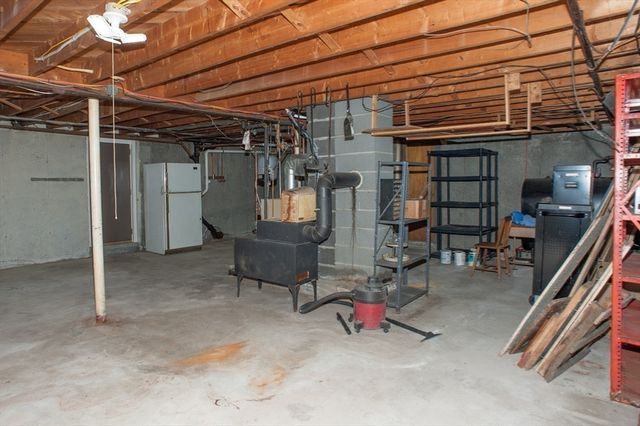 24 Mcquades Ln, Northbridge, MA 01534