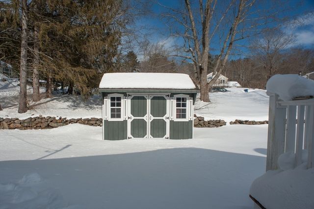 24 Mcquades Ln, Northbridge, MA 01534