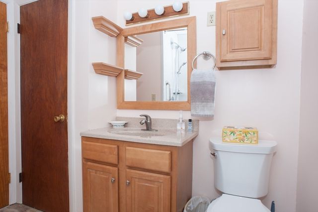 24 Mcquades Ln, Northbridge, MA 01534