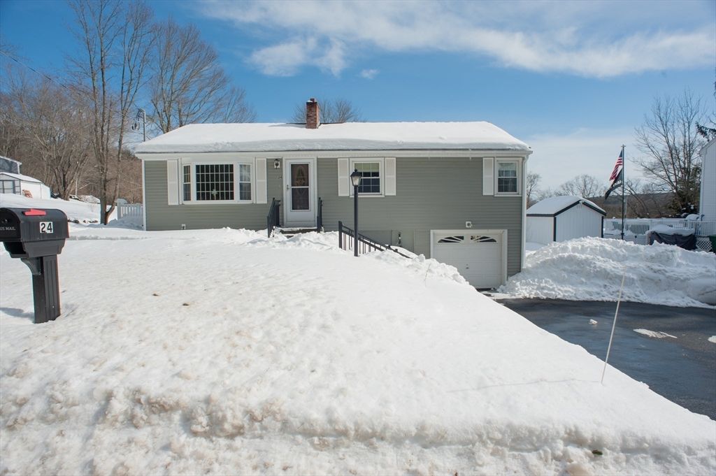 24 Mcquades Ln, Northbridge, MA 01534