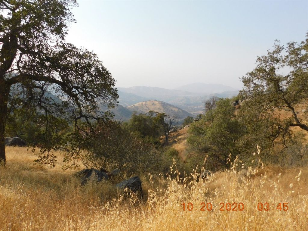 Image 3 of property listing at 0 Iris Rd, Yokuts Valley, CA 93675