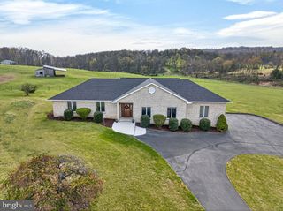 363 DAVIS LN, New Market, VA 22844