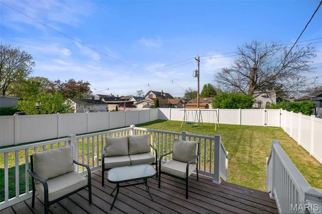 6221 Hancock Avenue, St Louis, MO 63139