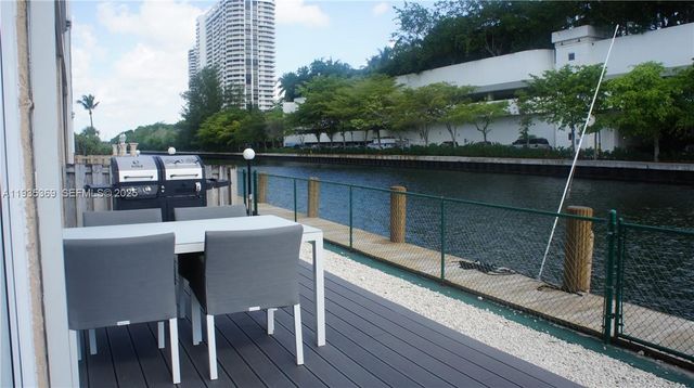 3745 NE 171st St 7, North Miami Beach, FL 33160