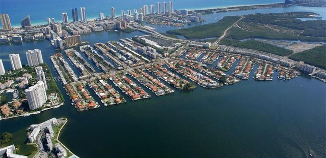 3745 NE 171st St 7, North Miami Beach, FL 33160