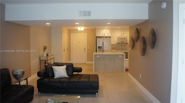 3745 NE 171st St 7, North Miami Beach, FL 33160