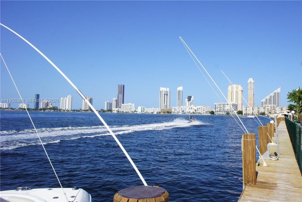 3745 NE 171st St 7, North Miami Beach, FL 33160