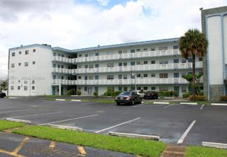 4090 NW 42nd Avenue 304, Lauderdale Lakes, FL 33319