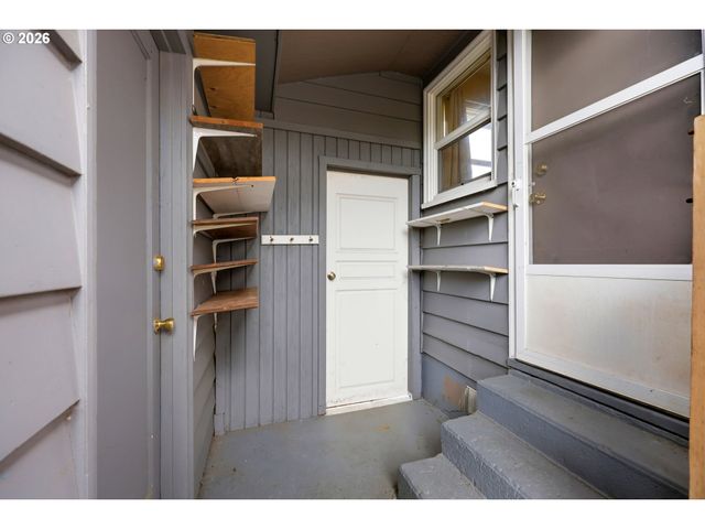 18121 Se LANGENSAND Rd, Sandy, OR 97055
