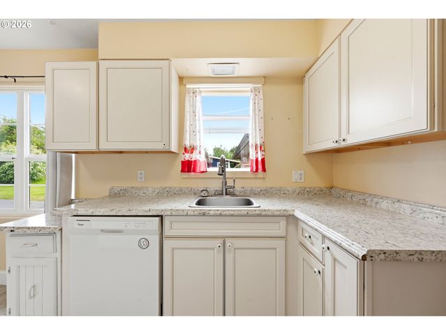 18121 Se LANGENSAND Rd, Sandy, OR 97055