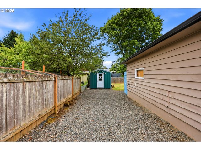 18121 Se LANGENSAND Rd, Sandy, OR 97055