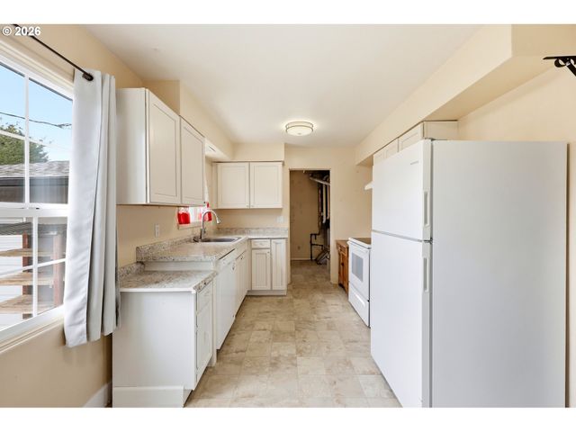 18121 Se LANGENSAND Rd, Sandy, OR 97055