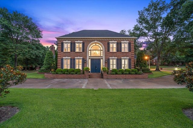 2668 OAKLEIGH LN, Germantown, TN 38138