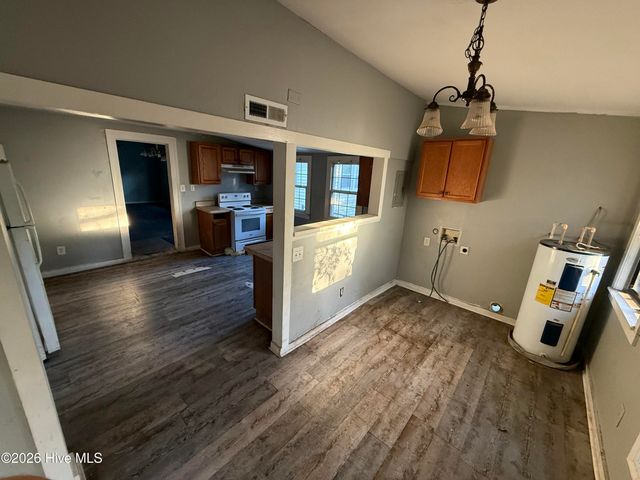 1110 S 8th Street, Wilmington, NC 28401