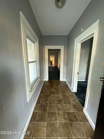 1110 S 8th Street, Wilmington, NC 28401