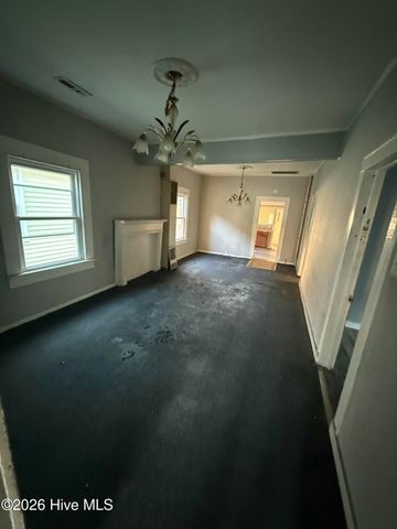 1110 S 8th Street, Wilmington, NC 28401