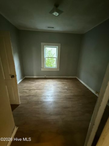 1110 S 8th Street, Wilmington, NC 28401