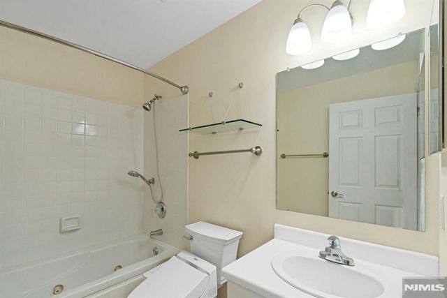 2262 Nash Court, Mahwah, NJ 07430