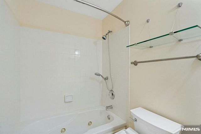 2262 Nash Court, Mahwah, NJ 07430