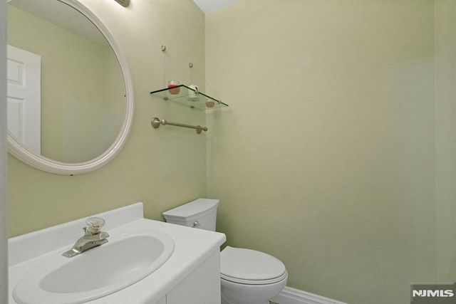 2262 Nash Court, Mahwah, NJ 07430