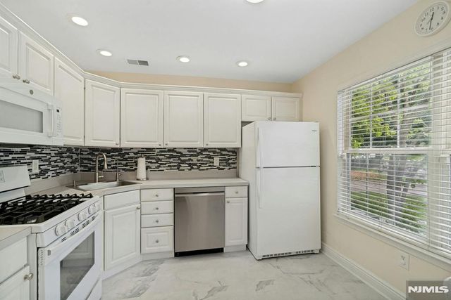 2262 Nash Court, Mahwah, NJ 07430