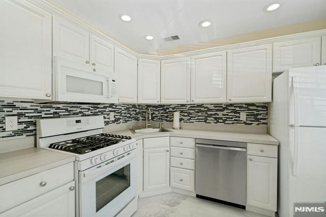 2262 Nash Court, Mahwah, NJ 07430