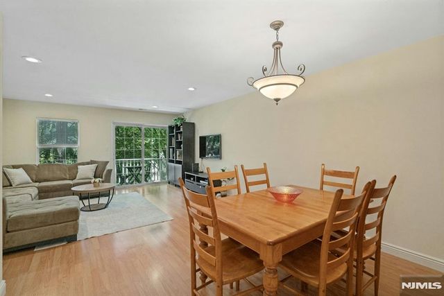 2262 Nash Court, Mahwah, NJ 07430