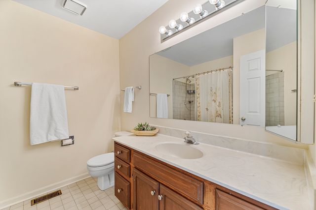 751 Williams Way, Vernon Hills, IL 60061