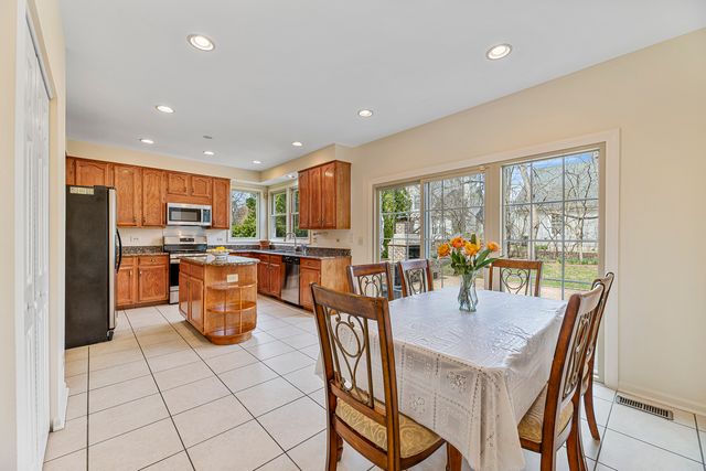 751 Williams Way, Vernon Hills, IL 60061