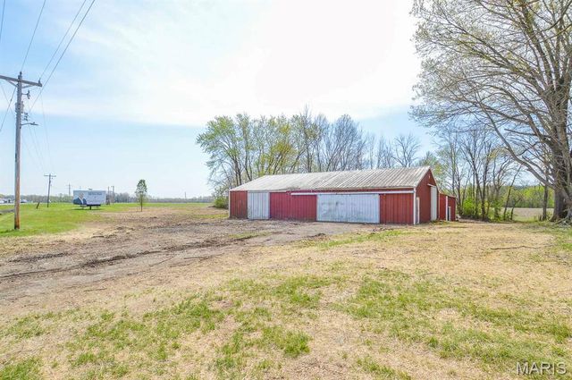 4327 Mascoutah Avenue, Mascoutah, IL 62221