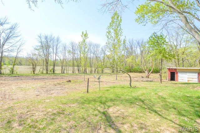 4327 Mascoutah Avenue, Mascoutah, IL 62221
