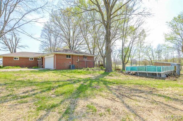 4327 Mascoutah Avenue, Mascoutah, IL 62221