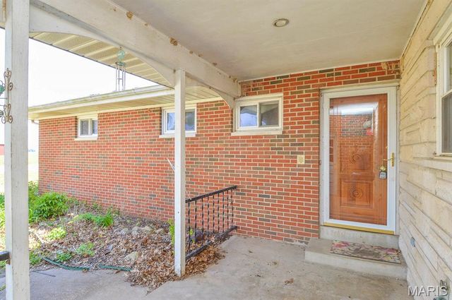 4327 Mascoutah Avenue, Mascoutah, IL 62221