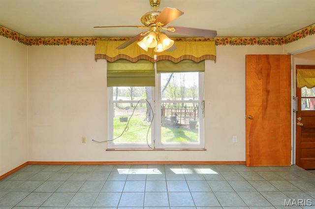 4327 Mascoutah Avenue, Mascoutah, IL 62221