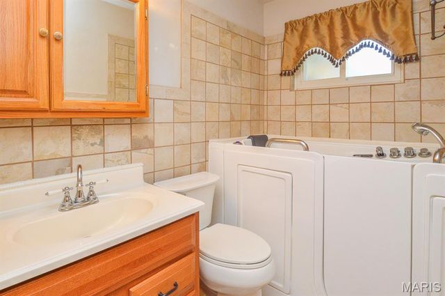 4327 Mascoutah Avenue, Mascoutah, IL 62221