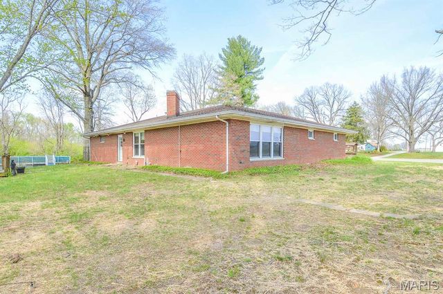 4327 Mascoutah Avenue, Mascoutah, IL 62221