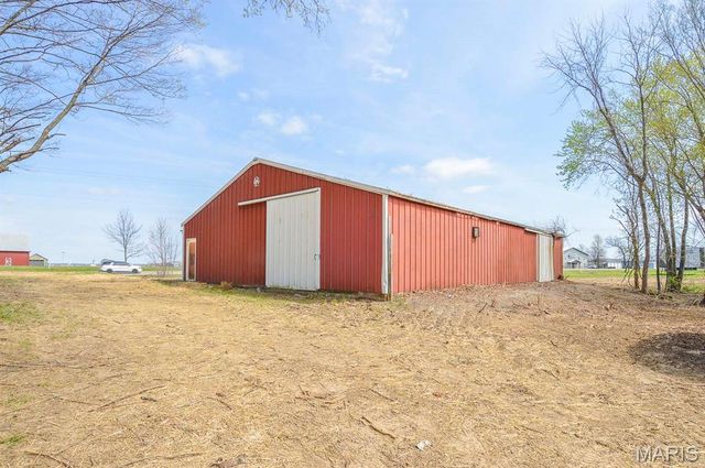 4327 Mascoutah Avenue, Mascoutah, IL 62221