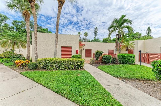 813 SPRING LAKES BOULEVARD, Bradenton, FL 34210