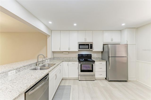 813 SPRING LAKES BOULEVARD, Bradenton, FL 34210